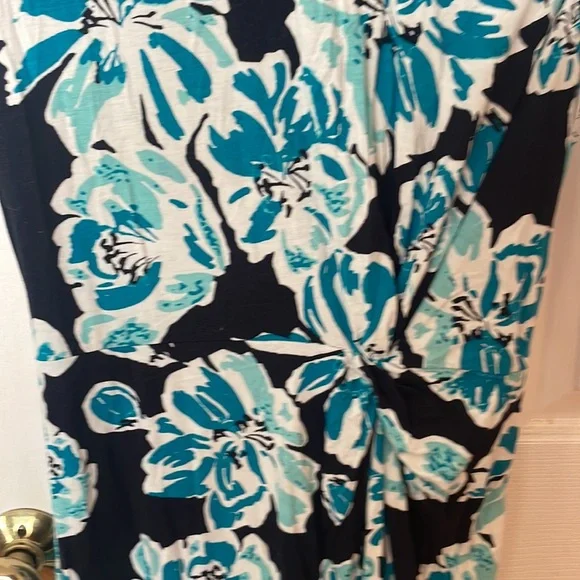 Ann Taylor Loft gorgeous floral dress. Beautiful!!! - Picture 3 of 6